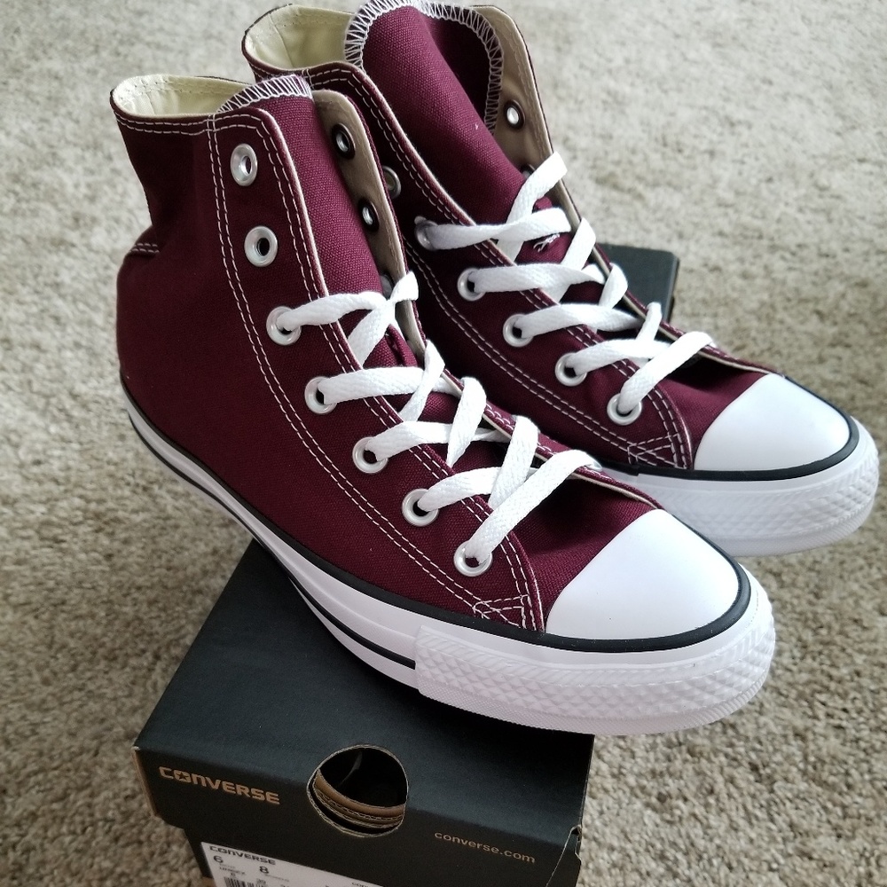 Converse New in Box Burgundy Hi Tops size 8 womens